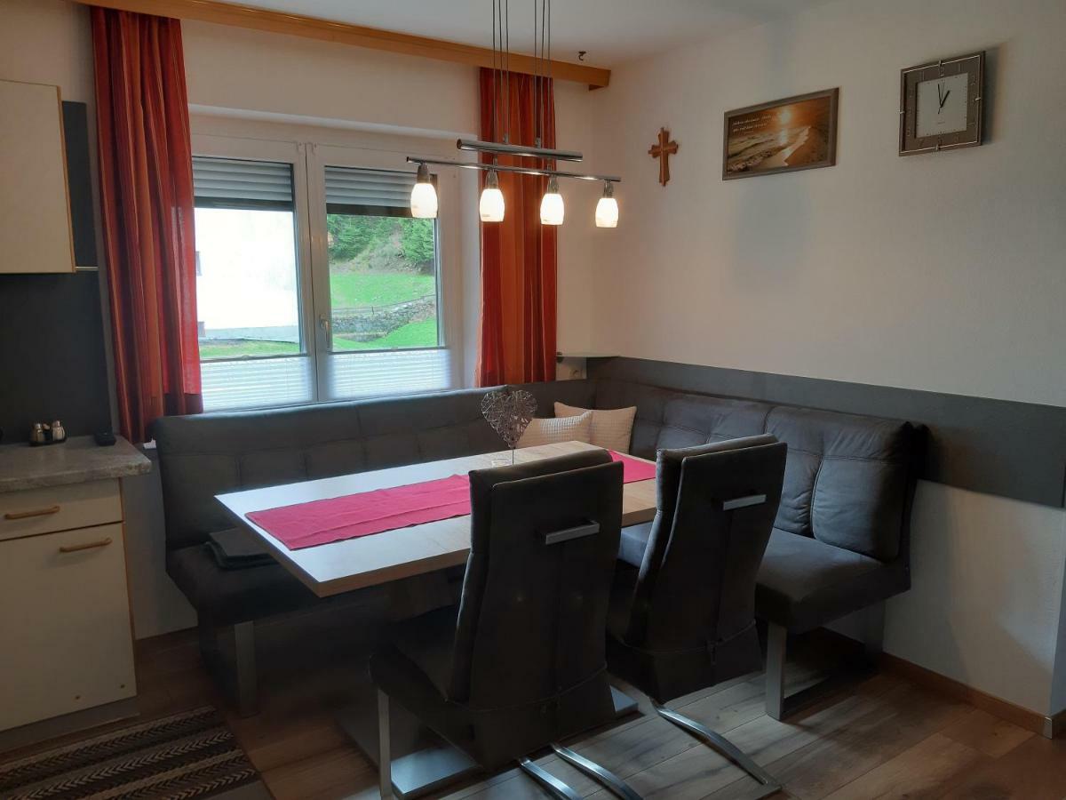 Haus Waldfriede Apartment Sankt Leonhard im Pitztal Luaran gambar